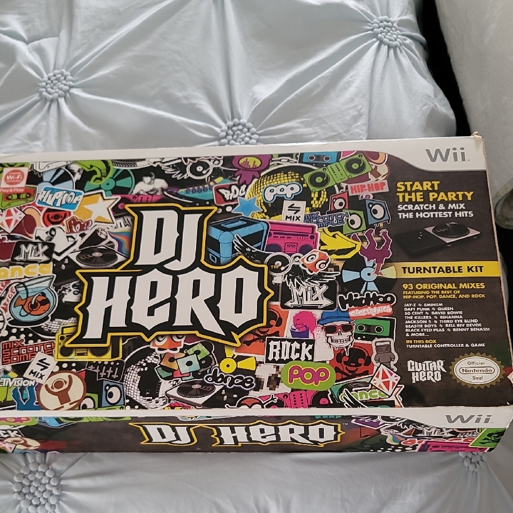 DJ Hero Turntable Kit for Wii — Colorful Graphic Design
